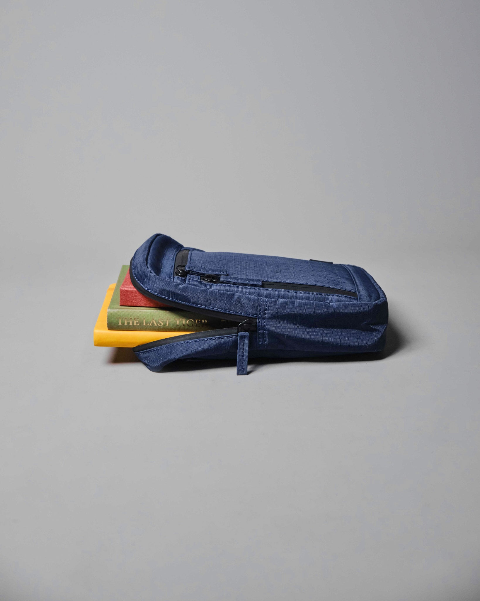 Readers Crossbody - Blue